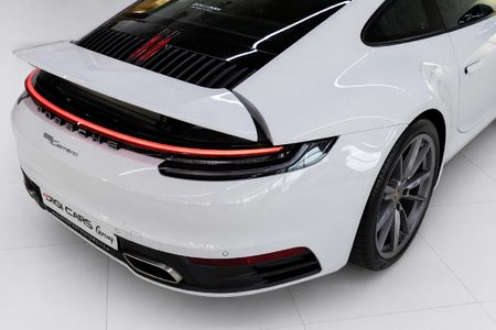 2020-Porsche-911-Carrera_5