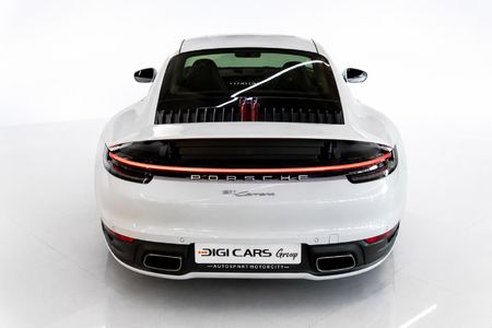 2020-Porsche-911-Carrera_8