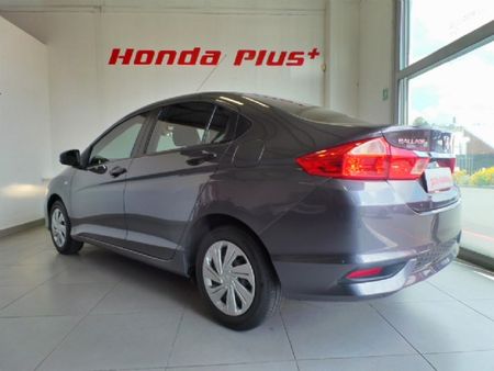 2020-Honda-Ballade-15-Trend_4