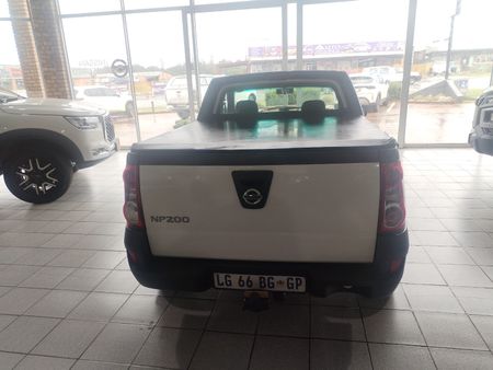 2021-Nissan-NP200-16-AC-Safety-Pack_4