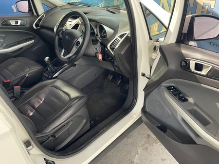 2014-Ford-EcoSport-15-TDCi-Titanium_9