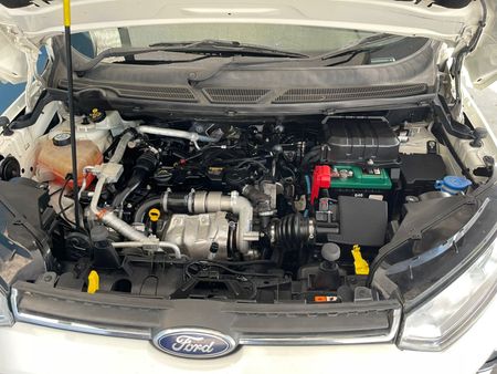 2014-Ford-EcoSport-15-TDCi-Titanium_16