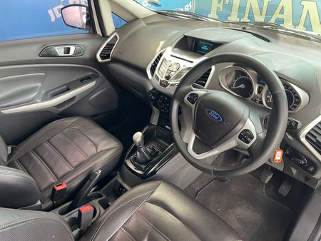 2014-Ford-EcoSport-15-TDCi-Titanium_6