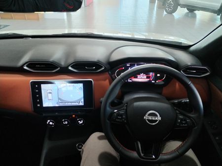2026-Nissan-Magnite-10T-Acenta-Plus-Auto_6