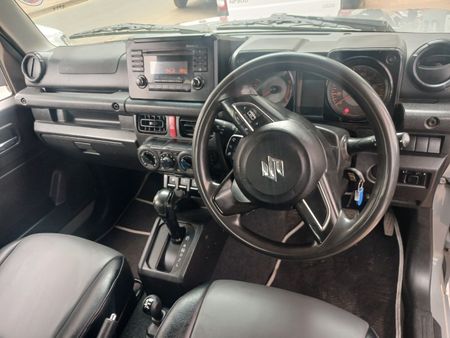 2022-Suzuki-Jimny-15-GL-Auto_10