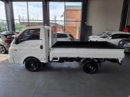 2020-Hyundai-H100-Bakkie-26D-Dropside_3