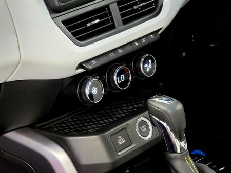 2026-Renault-Kiger-10T-Iconic-CVT-Auto_22