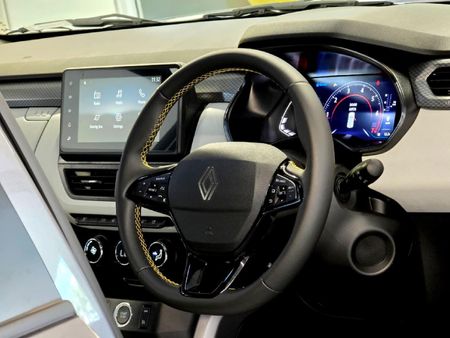 2026-Renault-Kiger-10T-Iconic-CVT-Auto_25