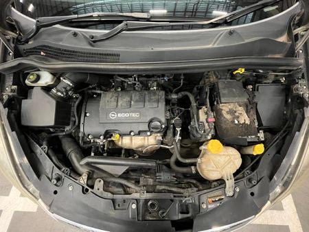 2015-Opel-Corsa-14-Essentia-5-dr_12