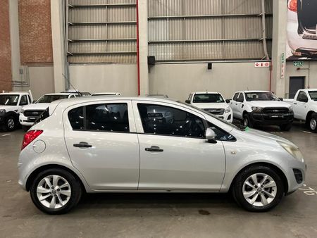 2015-Opel-Corsa-14-Essentia-5-dr_1