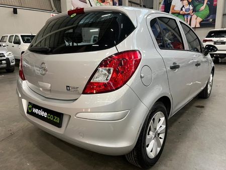 2015-Opel-Corsa-14-Essentia-5-dr_2