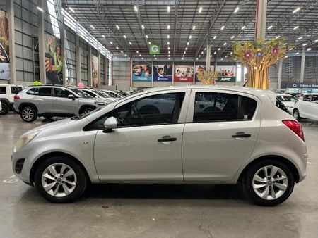 2015-Opel-Corsa-14-Essentia-5-dr_5