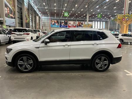 2018-Volkswagen-Tiguan-Allspace-20-TSI-Comfortline-4Motion-Auto-132kW_5