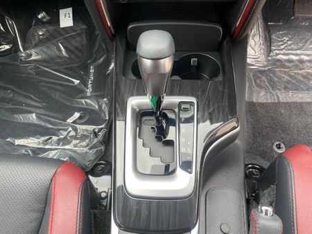 2026-Toyota-Fortuner-28-GD-6-RB-Auto_12