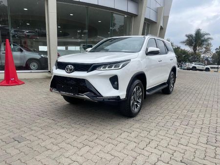 2026-Toyota-Fortuner-28-GD-6-RB-Auto_2
