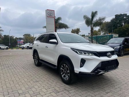 2026-Toyota-Fortuner-28-GD-6-RB-Auto_8