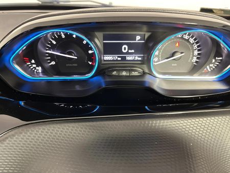 2019-Peugeot-2008-12T-PureTech-Allure-Auto_2