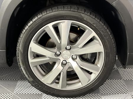 2019-Peugeot-2008-12T-PureTech-Allure-Auto_5