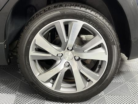 2019-Peugeot-2008-12T-PureTech-Allure-Auto_6
