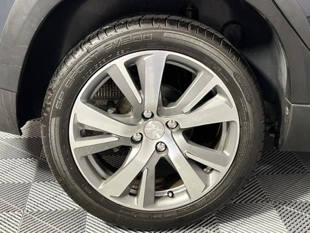 2019-Peugeot-2008-12T-PureTech-Allure-Auto_7