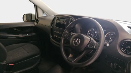 2022-Mercedes-Benz-Vito-116-22-CDI-Tourer-Pro-Auto_9