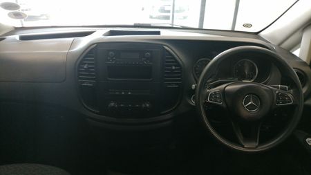 2022-Mercedes-Benz-Vito-116-22-CDI-Tourer-Pro-Auto_10