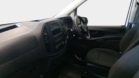 2022-Mercedes-Benz-Vito-116-22-CDI-Tourer-Pro-Auto_11