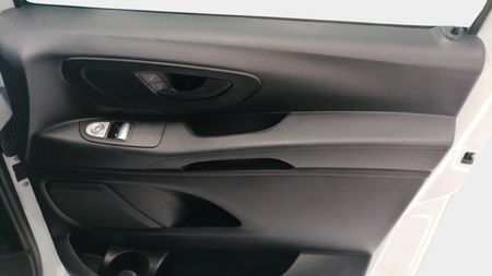 2022-Mercedes-Benz-Vito-116-22-CDI-Tourer-Pro-Auto_15