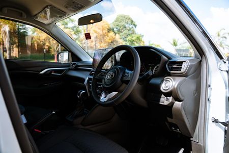 2026-Toyota-Urban-Cruiser-15-XR-Auto_11