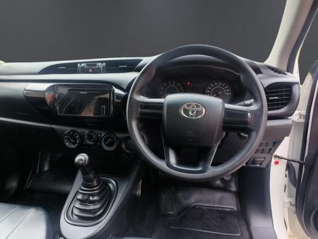 2023-Toyota-Hilux-24-GD-Single-Cab_10