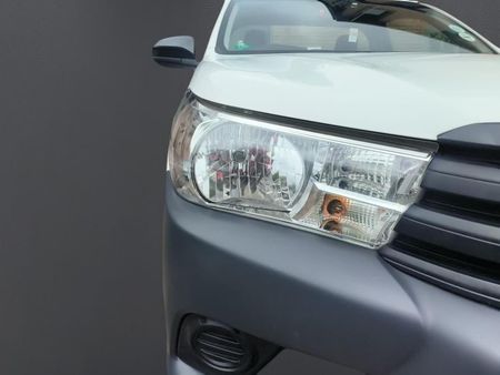 2023-Toyota-Hilux-24-GD-Single-Cab_14
