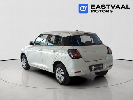 2025-Suzuki-Swift-12-GL_4