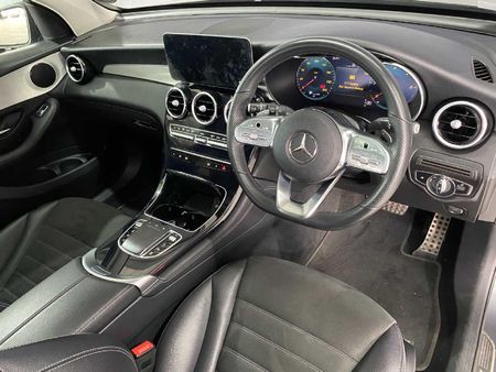 2021-Mercedes-Benz-GLC-220d-4Matic_10