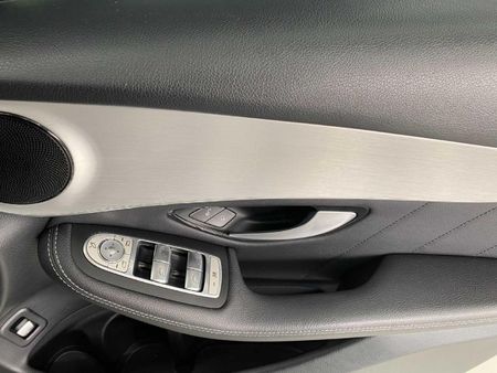 2021-Mercedes-Benz-GLC-220d-4Matic_12