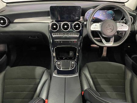 2021-Mercedes-Benz-GLC-220d-4Matic_13