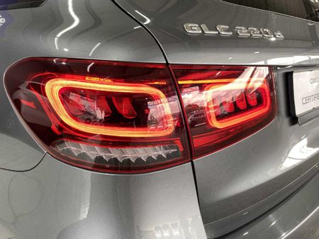 2021-Mercedes-Benz-GLC-220d-4Matic_19