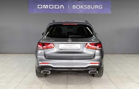 2021-Mercedes-Benz-GLC-220d-4Matic_4