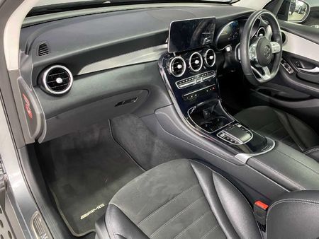 2021-Mercedes-Benz-GLC-220d-4Matic_6