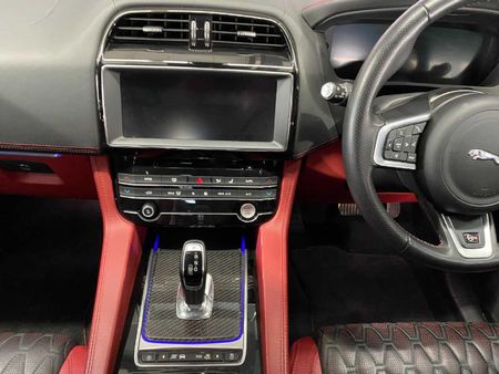 2020-Jaguar-F-Pace-50-V8-SVR_17
