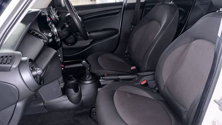 2018-MINI-Hatch-One-15T-5-dr-Auto_19
