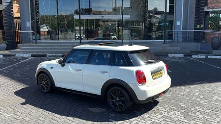 2018-MINI-Hatch-One-15T-5-dr-Auto_7