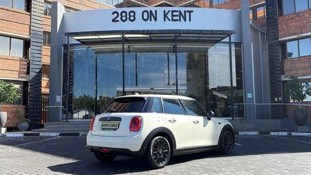 2018-MINI-Hatch-One-15T-5-dr-Auto_8