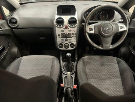 2014-Opel-Corsa-14-Essentia-5-dr_9