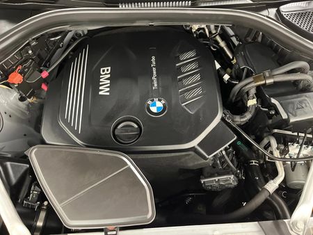 2021-BMW-X4-xDrive20d-M-Sport_13
