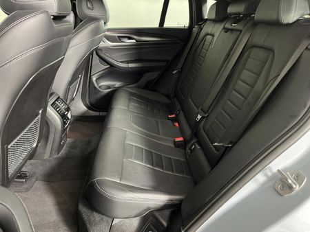 2021-BMW-X4-xDrive20d-M-Sport_3