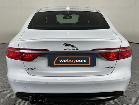 2016-Jaguar-XF-20-D-R-Sport_17