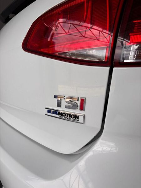 2015-Volkswagen-Golf-VII-14-TSI-Comfortline_13