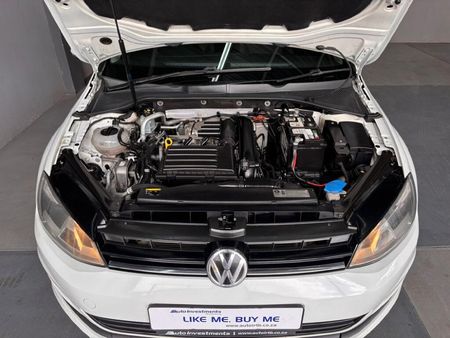 2015-Volkswagen-Golf-VII-14-TSI-Comfortline_15