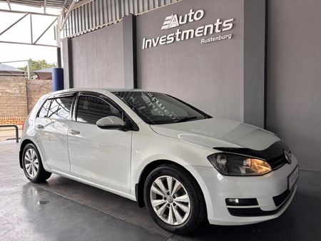 2015-Volkswagen-Golf-VII-14-TSI-Comfortline_1