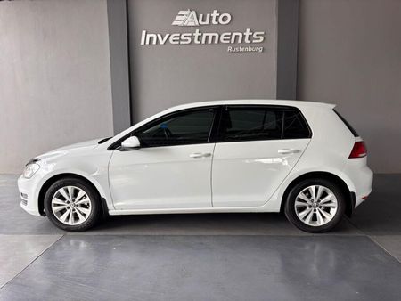 2015-Volkswagen-Golf-VII-14-TSI-Comfortline_2